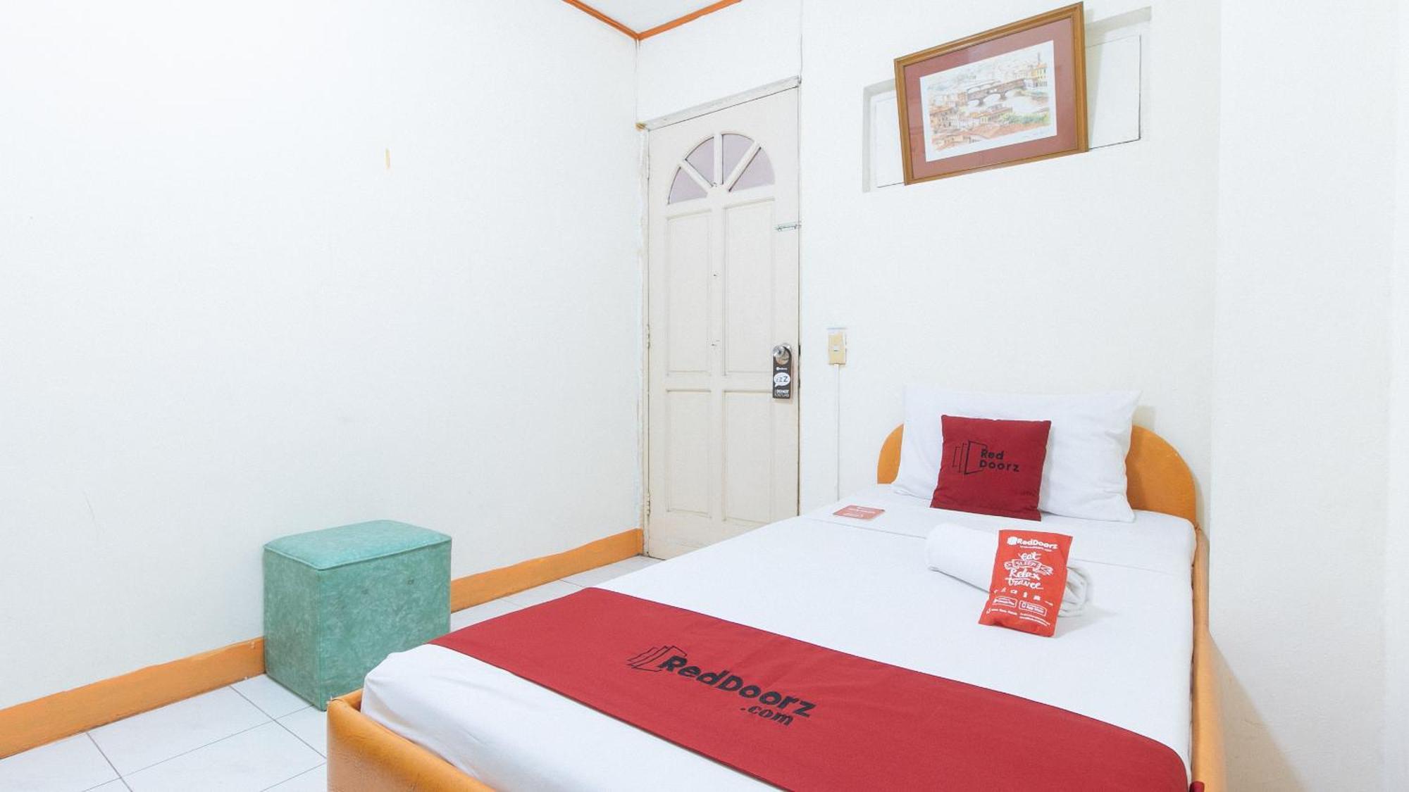 Reddoorz Near East Avenue Medical Center Hotel Quezon City Exterior photo